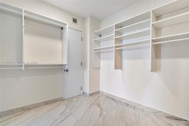 19500 Turnberry Way 15E, Aventura, FL 33180