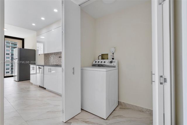 19500 Turnberry Way 15E, Aventura, FL 33180