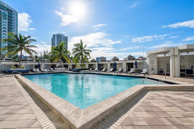 19500 Turnberry Way 15E, Aventura, FL 33180