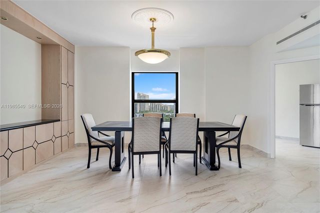 19500 Turnberry Way 15E, Aventura, FL 33180