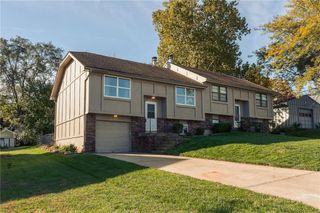 1033 E Huntington Place, Olathe, KS 66061
