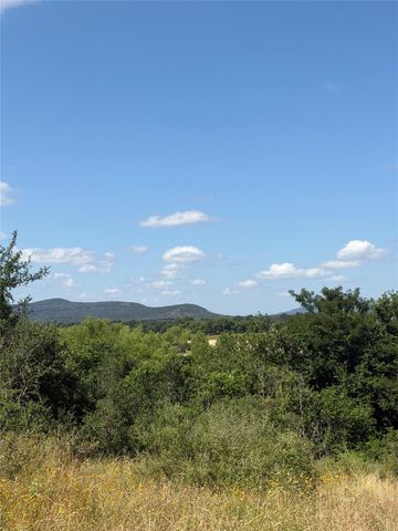 7152 River Oaks DR, Kingsland, TX 78639