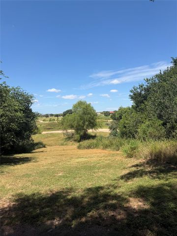 7152 River Oaks DR, Kingsland, TX 78639