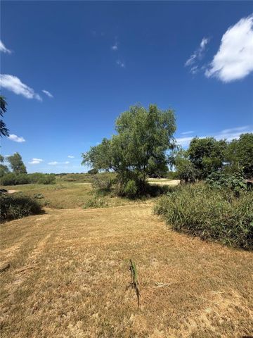 7152 River Oaks DR, Kingsland, TX 78639
