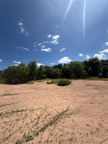 7152 River Oaks DR, Kingsland, TX 78639