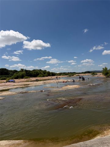 7152 River Oaks DR, Kingsland, TX 78639