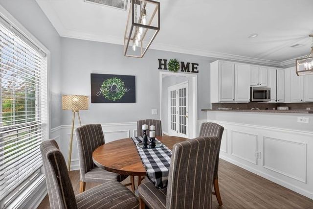 200 Meadow Lake Drive, Carrollton, GA 30116