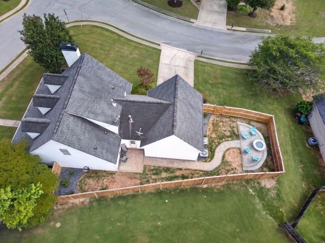200 Meadow Lake Drive, Carrollton, GA 30116