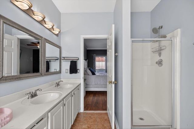 200 Meadow Lake Drive, Carrollton, GA 30116