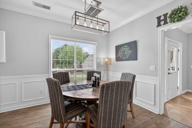 200 Meadow Lake Drive, Carrollton, GA 30116