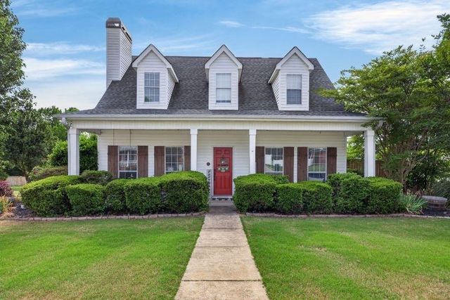 200 Meadow Lake Drive, Carrollton, GA 30116