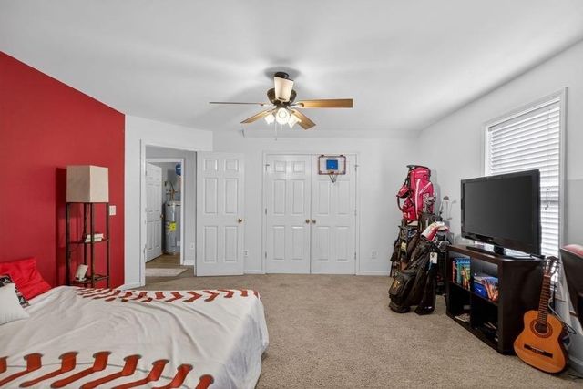 200 Meadow Lake Drive, Carrollton, GA 30116