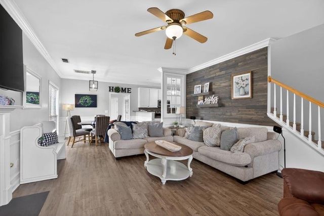 200 Meadow Lake Drive, Carrollton, GA 30116