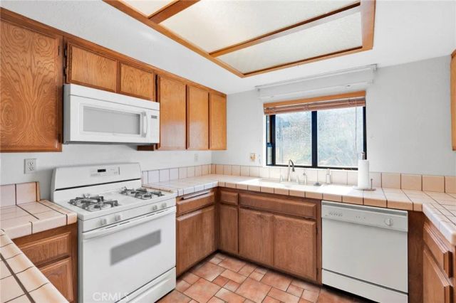 13421 Dean, Victorville, CA 92395