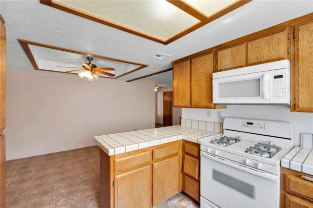 13421 Dean, Victorville, CA 92395