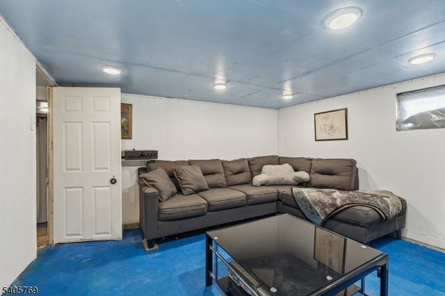 142 Bonna Villa Ave, Roselle Boro, NJ 07203