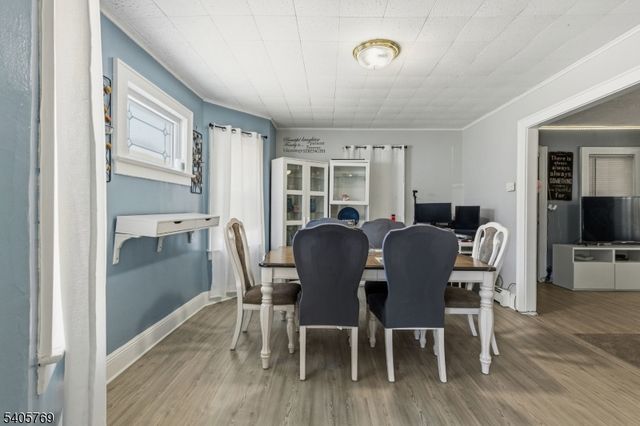 142 Bonna Villa Ave, Roselle Boro, NJ 07203