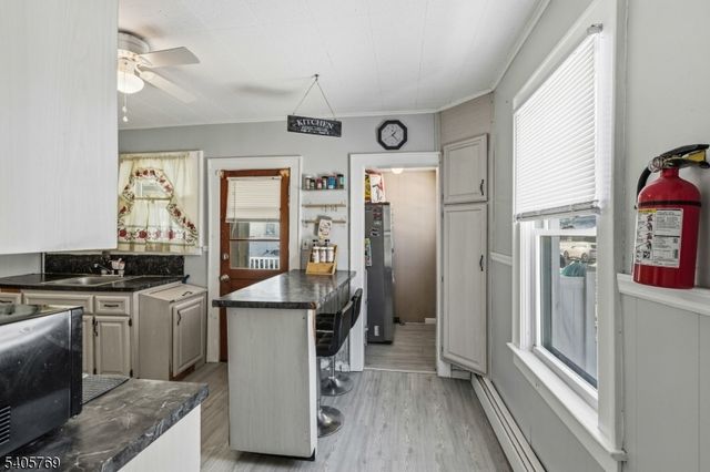 142 Bonna Villa Ave, Roselle Boro, NJ 07203