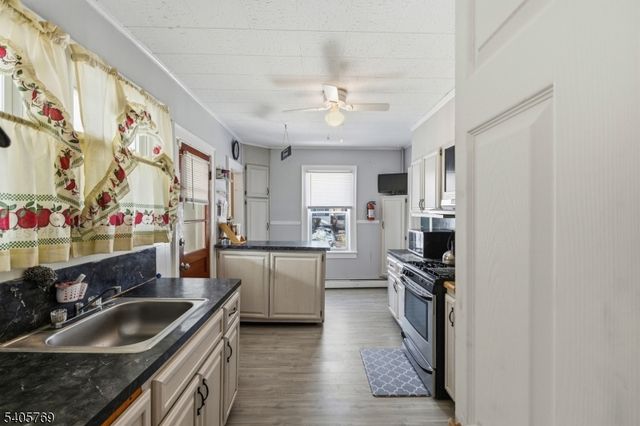 142 Bonna Villa Ave, Roselle Boro, NJ 07203