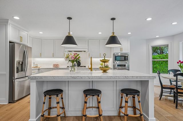 1440 Shadow Rock Dr, Auburn, CA 95602