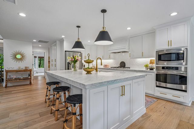 1440 Shadow Rock Dr, Auburn, CA 95602
