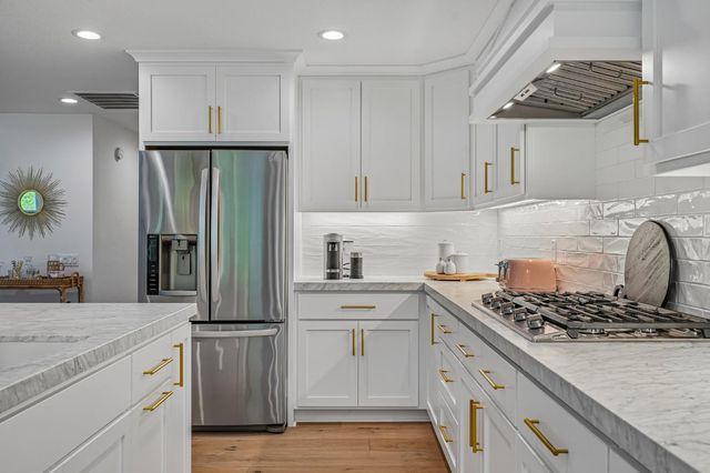 1440 Shadow Rock Dr, Auburn, CA 95602