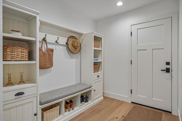 1440 Shadow Rock Dr, Auburn, CA 95602