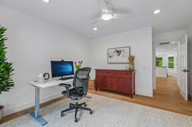 1440 Shadow Rock Dr, Auburn, CA 95602