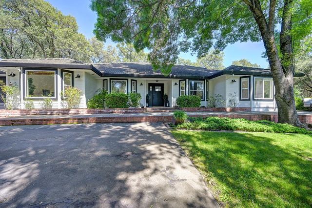 1440 Shadow Rock Dr, Auburn, CA 95602