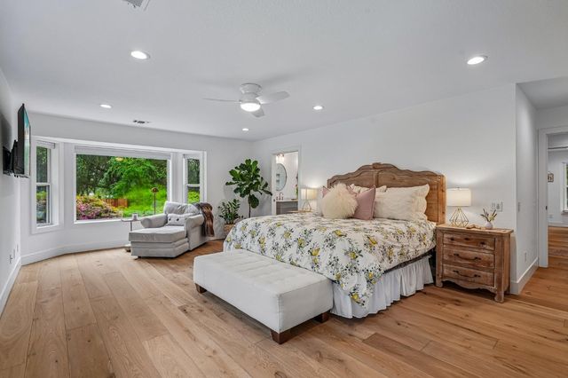 1440 Shadow Rock Dr, Auburn, CA 95602