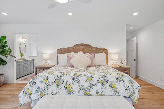 1440 Shadow Rock Dr, Auburn, CA 95602
