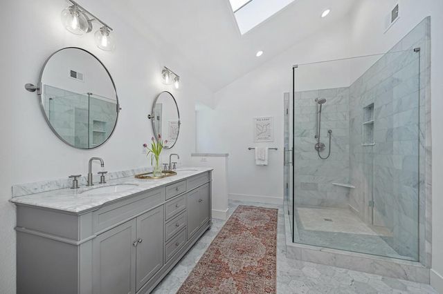 1440 Shadow Rock Dr, Auburn, CA 95602