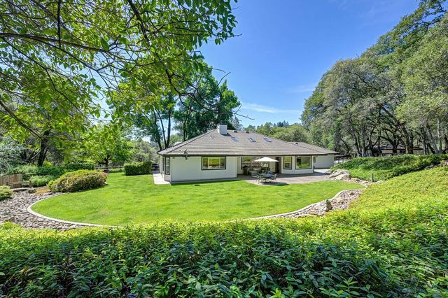 1440 Shadow Rock Dr, Auburn, CA 95602