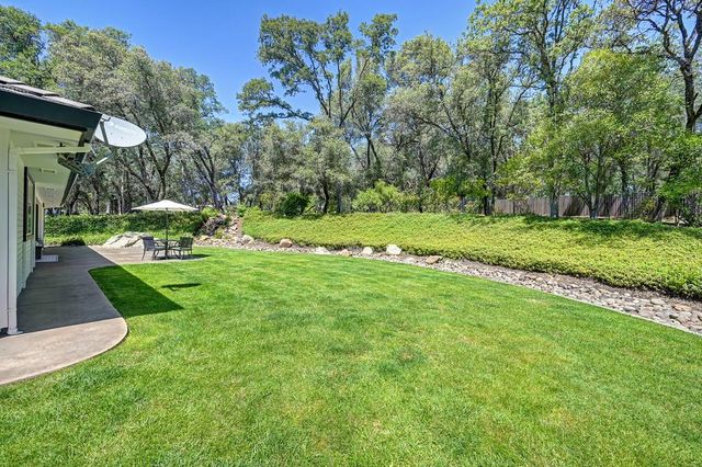 1440 Shadow Rock Dr, Auburn, CA 95602