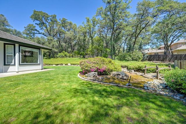 1440 Shadow Rock Dr, Auburn, CA 95602