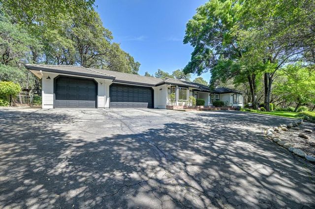 1440 Shadow Rock Dr, Auburn, CA 95602