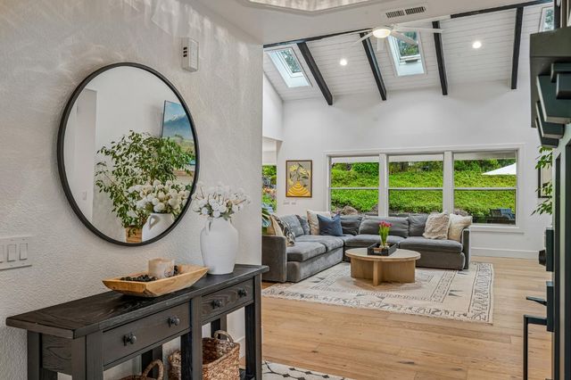 1440 Shadow Rock Dr, Auburn, CA 95602