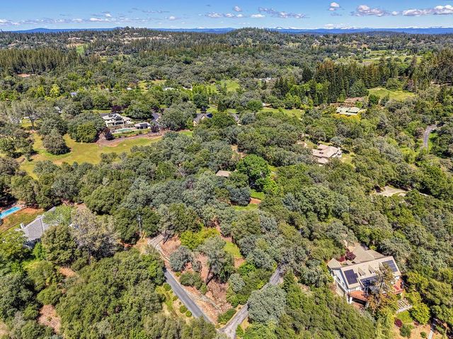1440 Shadow Rock Dr, Auburn, CA 95602