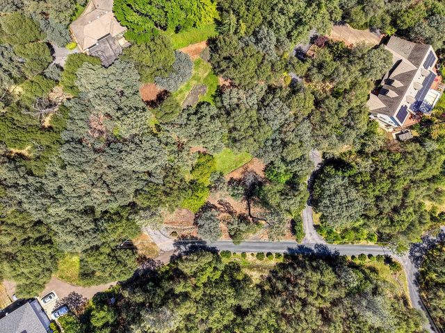 1440 Shadow Rock Dr, Auburn, CA 95602