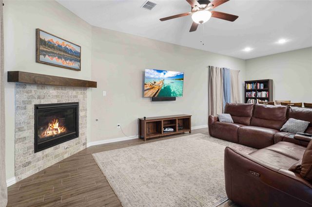 9401 Trailway Dr, Little Elm, TX 75068