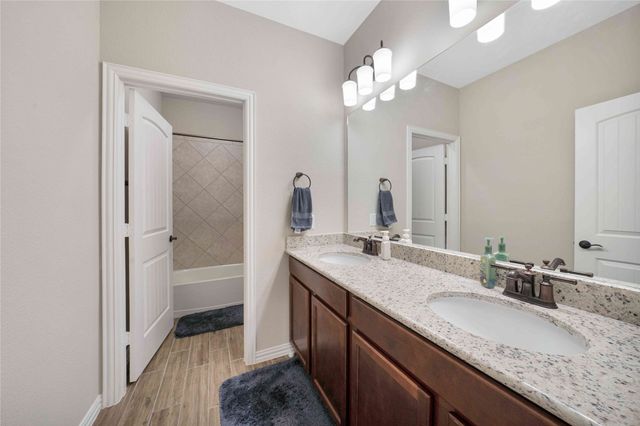 9401 Trailway Dr, Little Elm, TX 75068