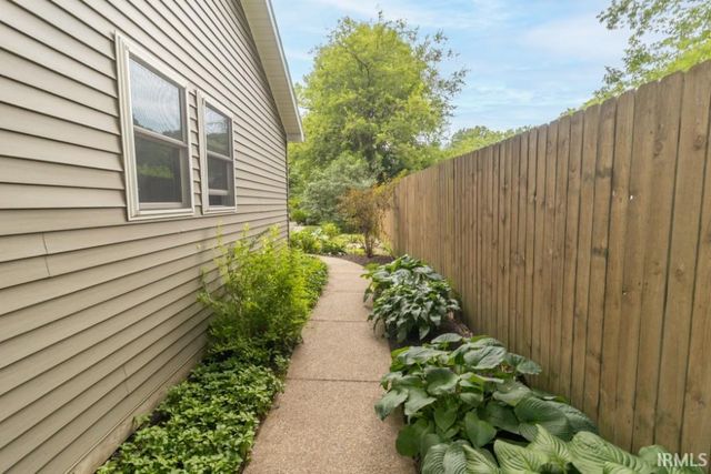 1940 W Railroad Street, New Castle, IN 47362