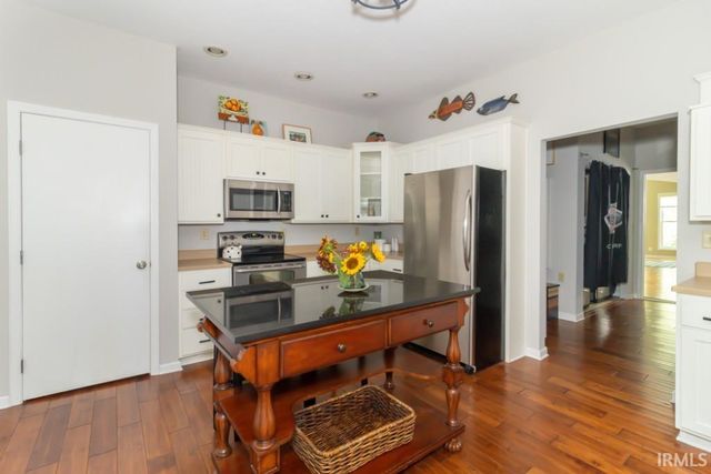 1940 W Railroad Street, New Castle, IN 47362