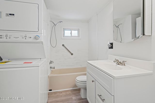 17 Gary Avenue, Hazlet, NJ 07734