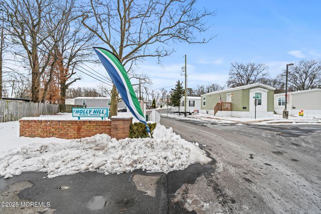 17 Gary Avenue, Hazlet, NJ 07734