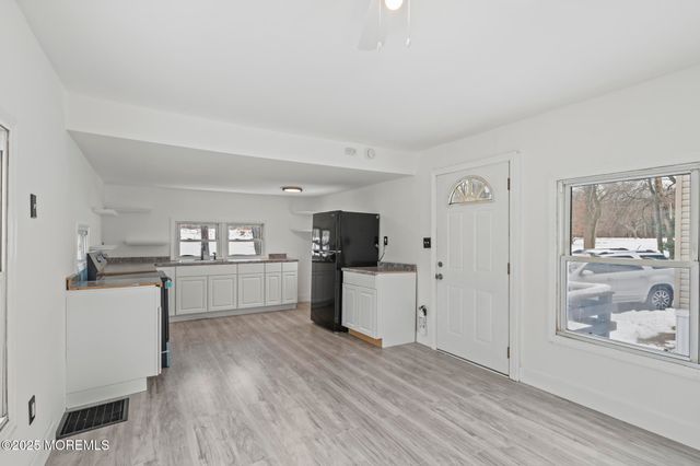 17 Gary Avenue, Hazlet, NJ 07734