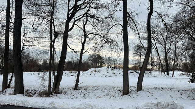 17 Gary Avenue, Hazlet, NJ 07734