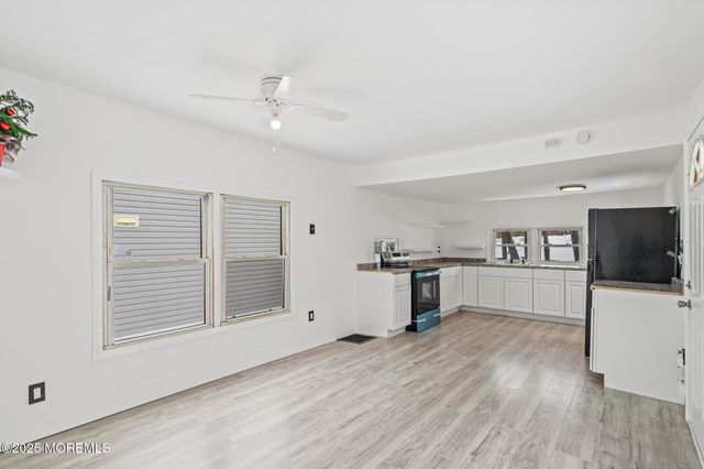 17 Gary Avenue, Hazlet, NJ 07734