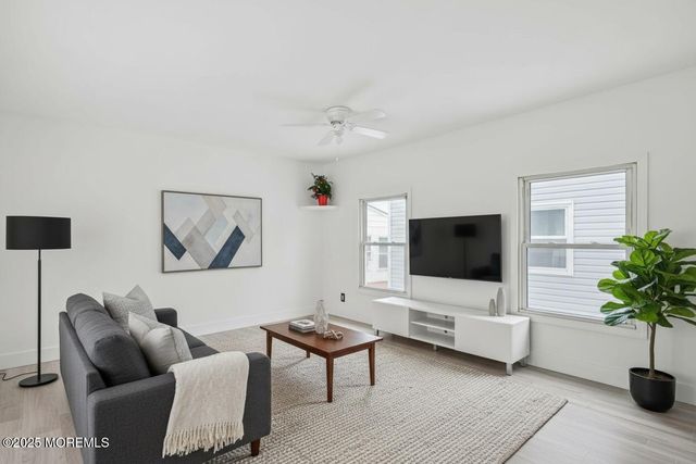 17 Gary Avenue, Hazlet, NJ 07734