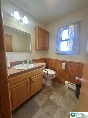 506 Longacre Drive, Lehigh Twp, PA 18035